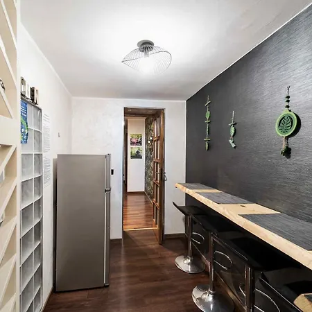 Newhouse Dei Mille * Bari