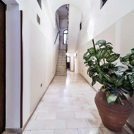 Newhouse Dei Mille Apartment